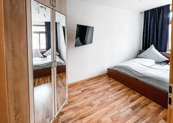 Zentrum, 4Personen, Privater Parkplatz, Wifi, Modern, Ruhig
